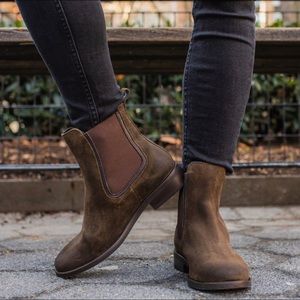 Beautiful Suede Chelsea Thursday Boots Duchess